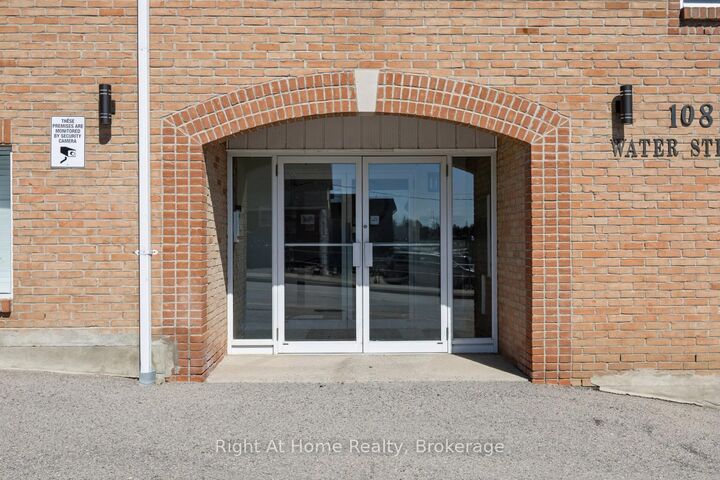 Photo de la propriété: 108 Water Street 301 ON L9L 1R2