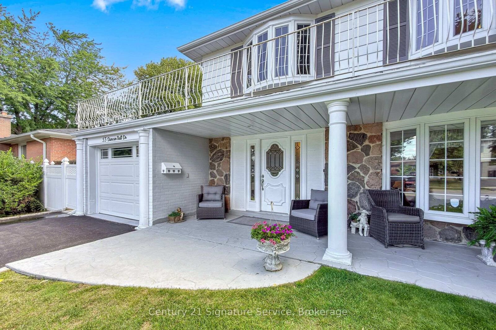 Property Photo:  53 Duncan Bull Drive  ON L6W 1H5 
