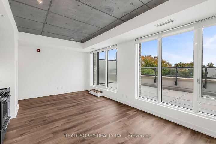 Photo de la propriété: 115 Larchmount Avenue 410 ON M4M 2Y6