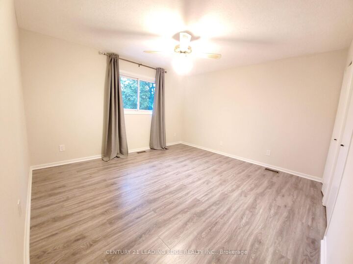 Property Photo:  45 Bayview Drive  ON L4N 3N8 