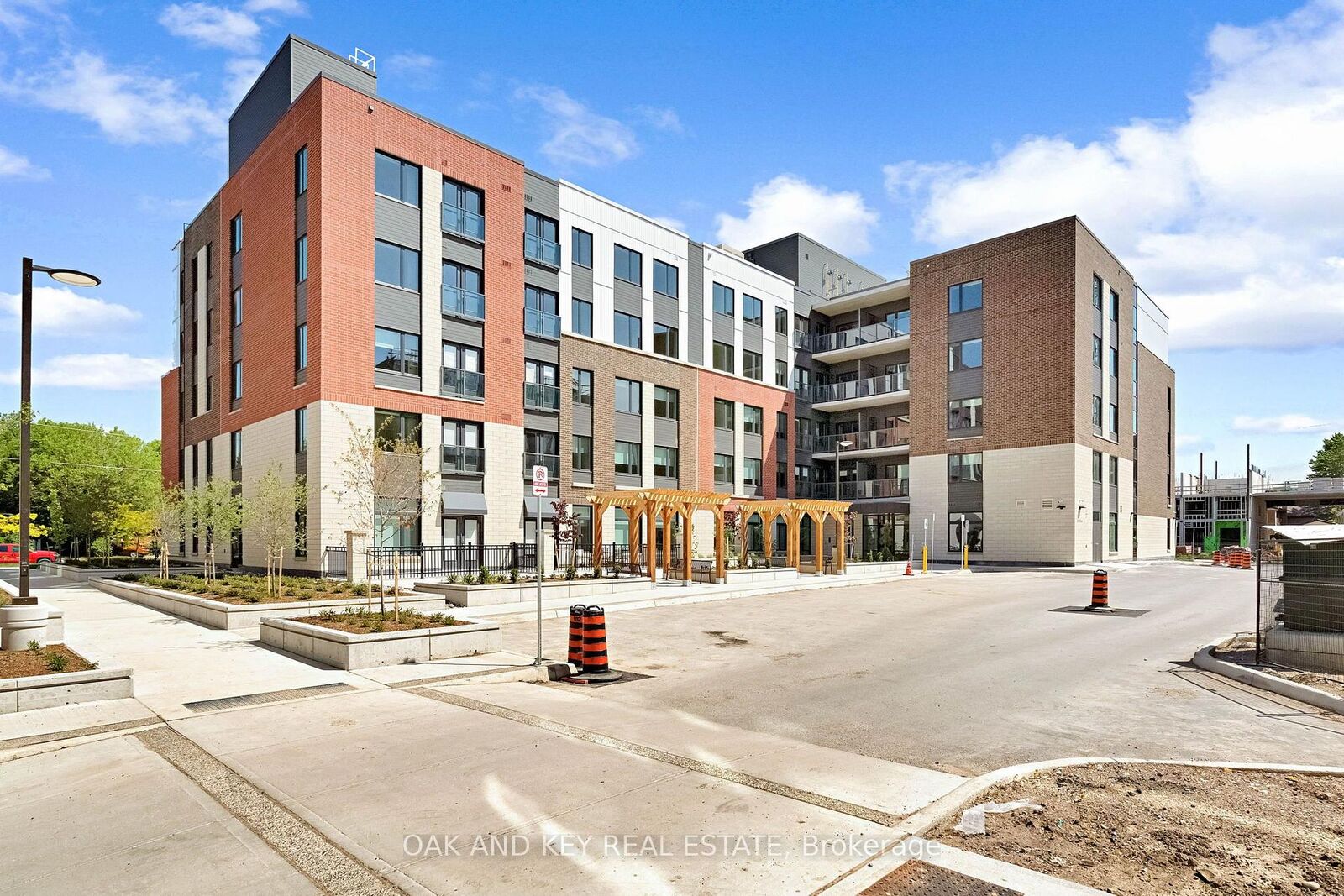 Property Photo:  385 Hill Street 205  ON N6B 1E4 