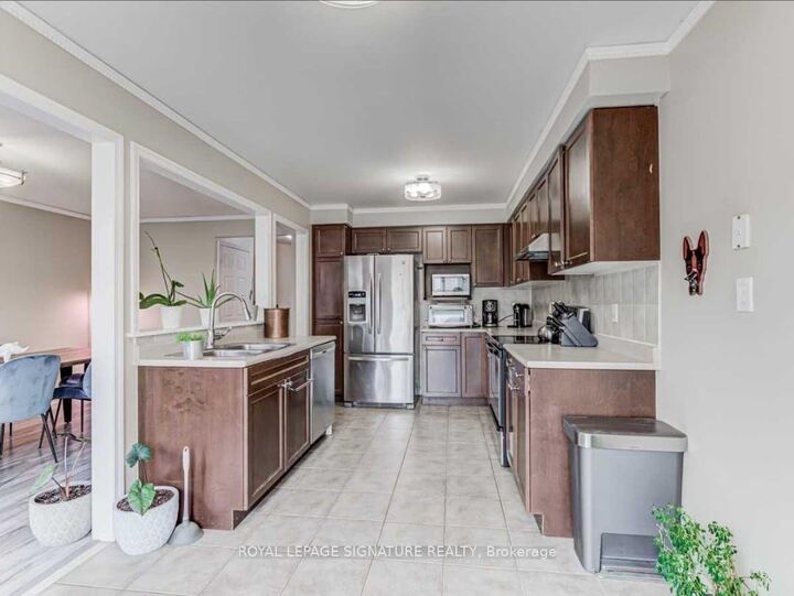 Property Photo:  39 Jonesridge Drive  ON L1T 0B3 