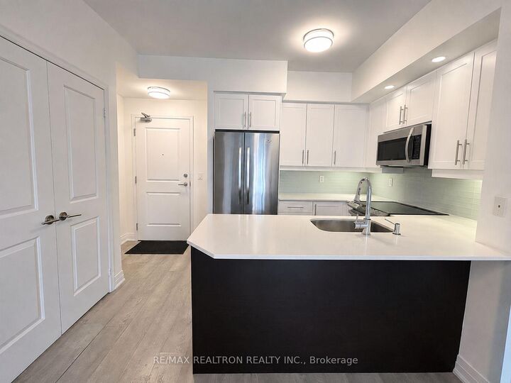 Property Photo:  65 East Liberty Street 1606  ON M6K 3R2 