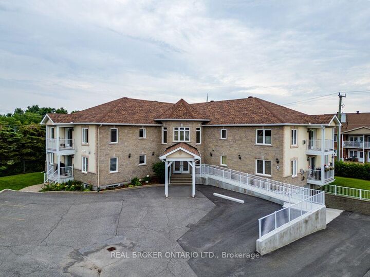 32 La Croisee Street 103 — photo 1