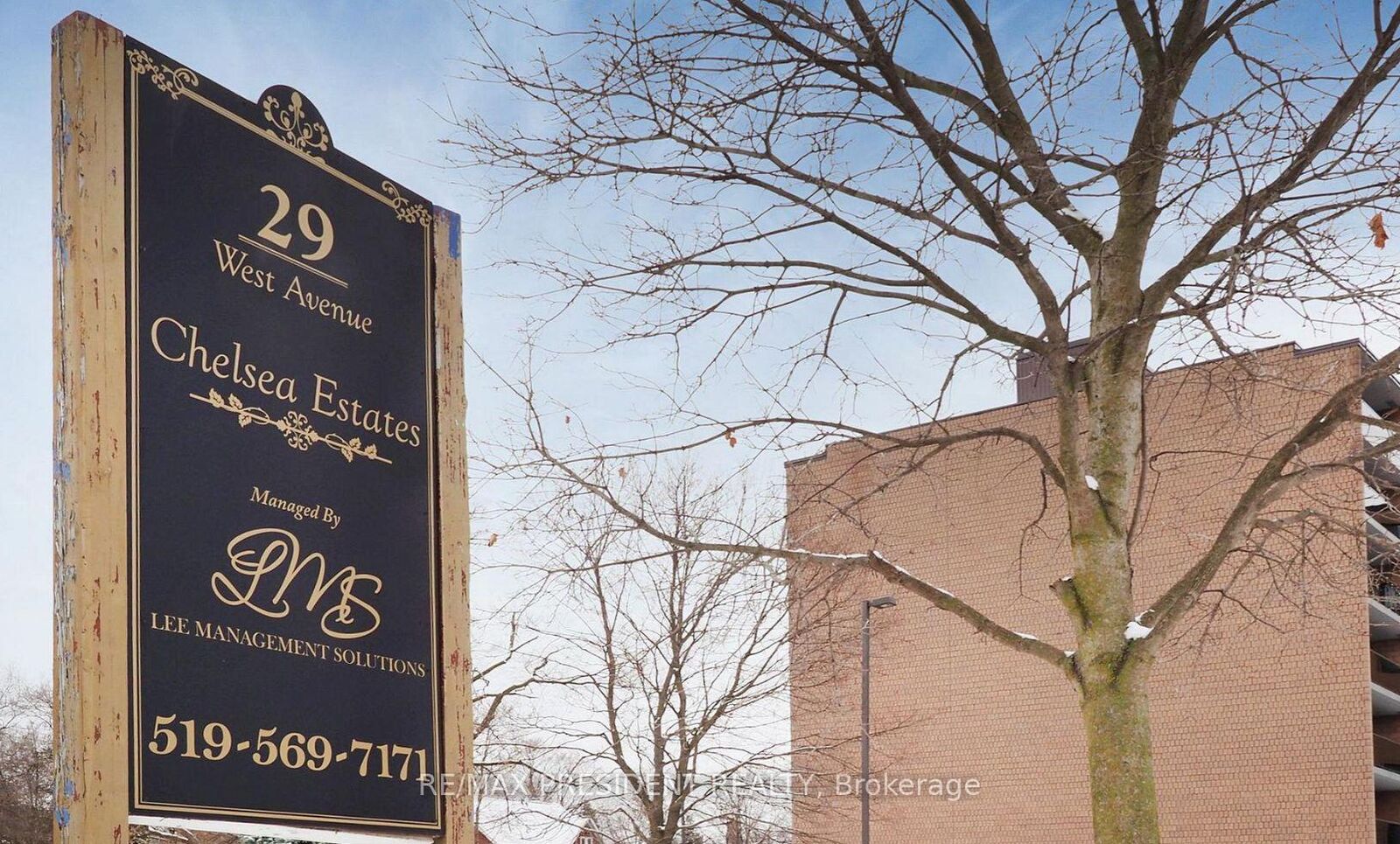 Property Photo:  29 West Avenue W 111  ON N2M 5E4 