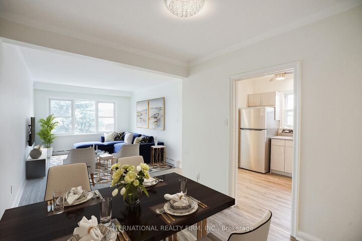 Property Photo: 293 Indian Grove W 3 ON M6P 2H6