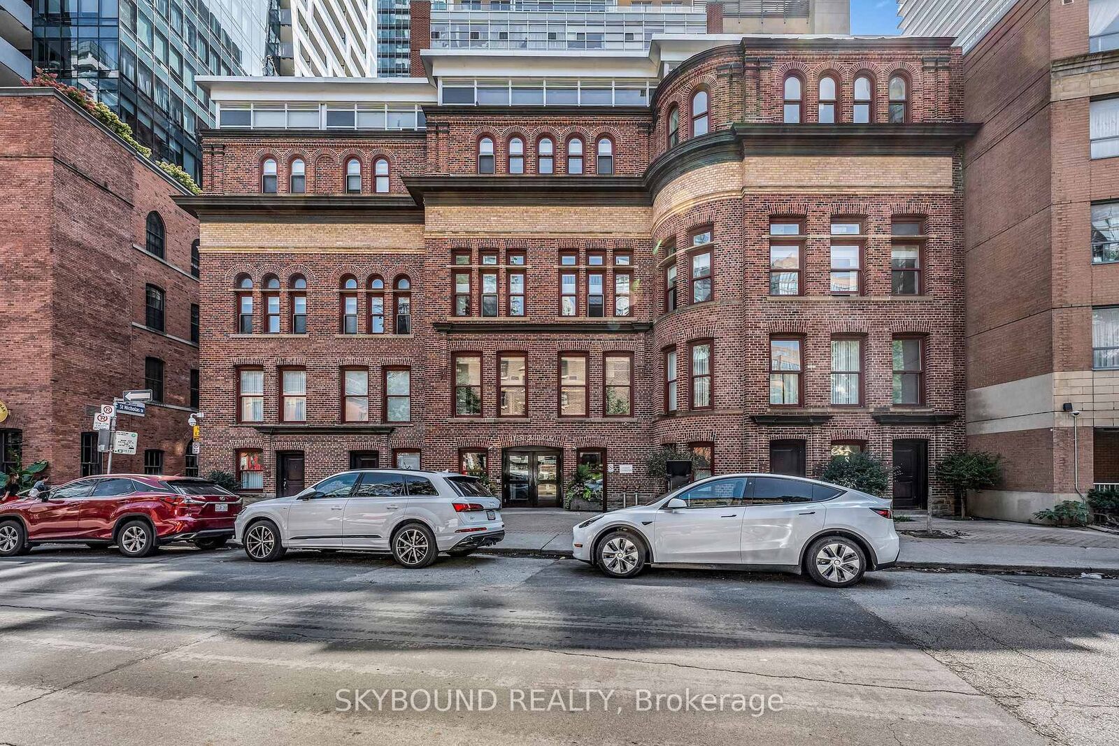 Property Photo:  11 St Joseph Street 505  ON M4Y 1J8 