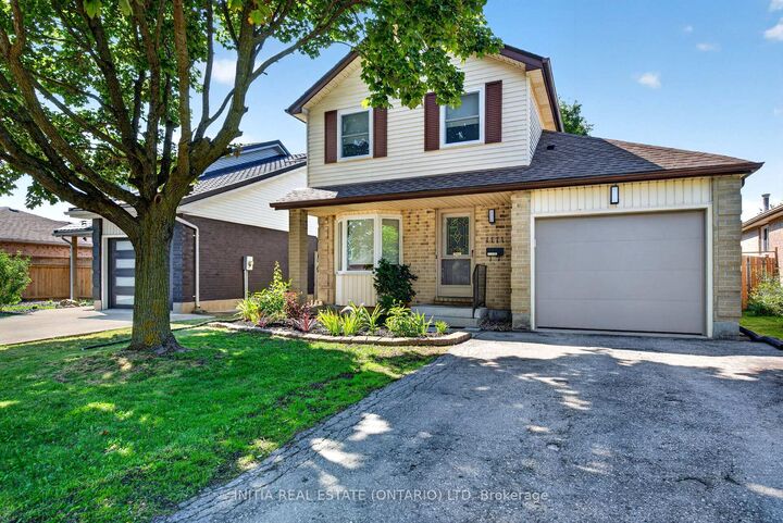 Property Photo: 1111 Aldersbrook Road ON N6G 2X2