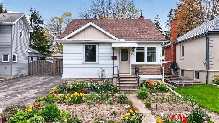 Property Photo:  810 Byron Street S  ON L1N 4R8 