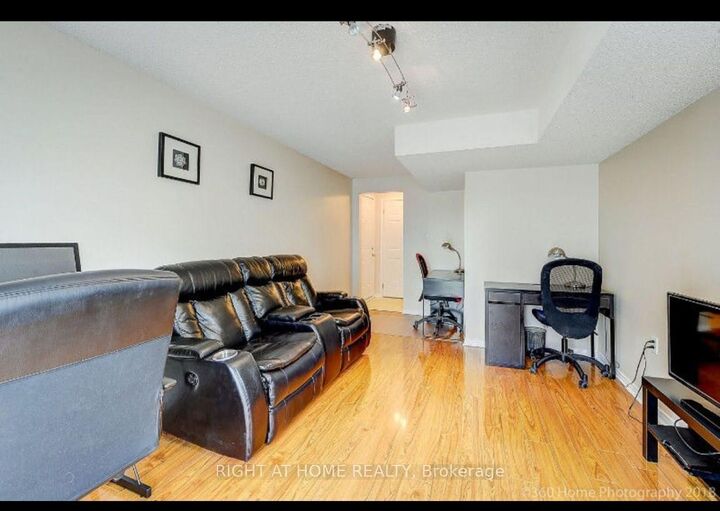 Property Photo:  7155 Magistrate Terrace 44  ON L5W 1Y8 