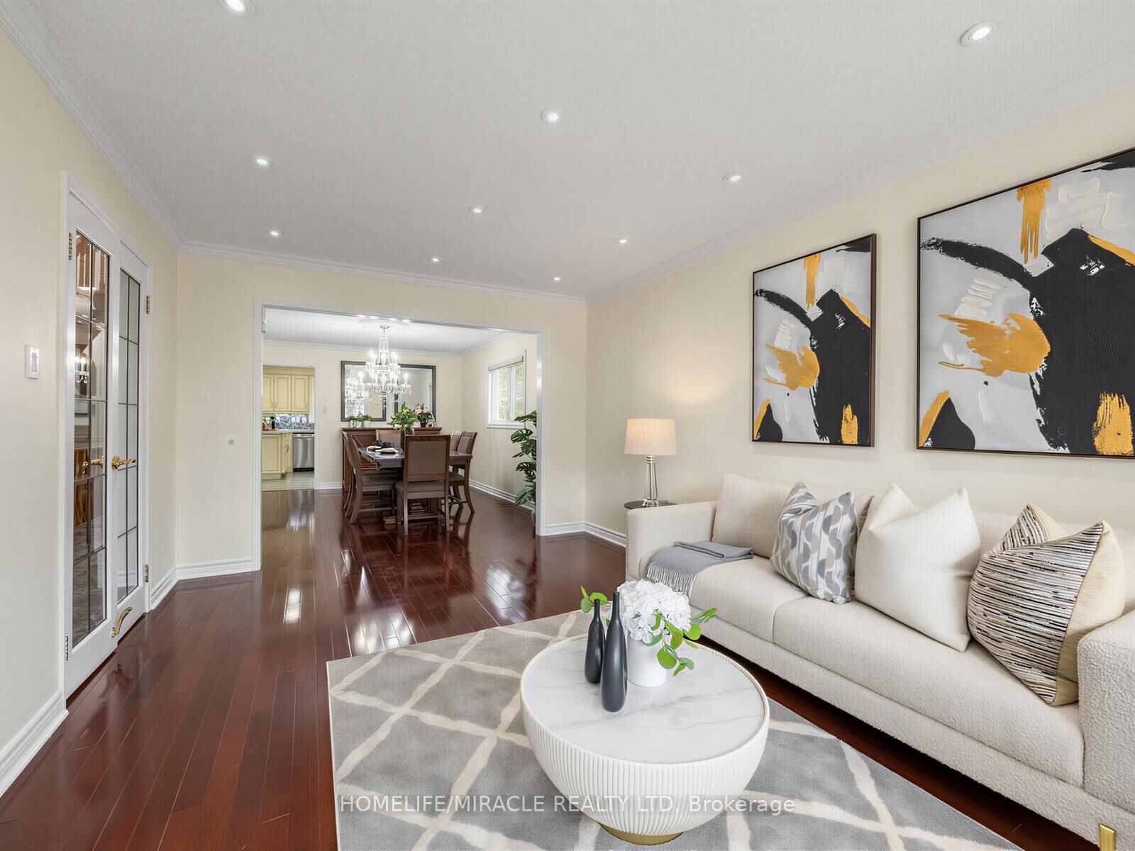 Property Photo: 2023 Jacamar Court ON L5L 3P7