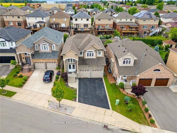 Property Photo:  52 Arrowhead Drive  ON L8W 3Y2 