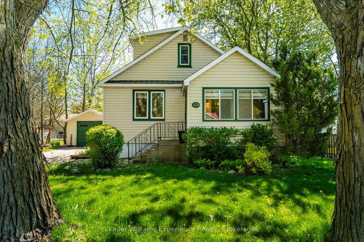 Property Photo: 239 Oak Street ON L0M 1S0