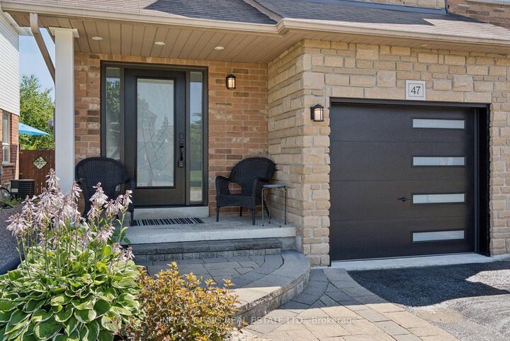 Property Photo:  47 Wade Square  ON L1E 3E6 