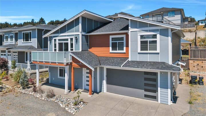 Property Photo: 267 Golden Oaks Cres BC V9T 0K8