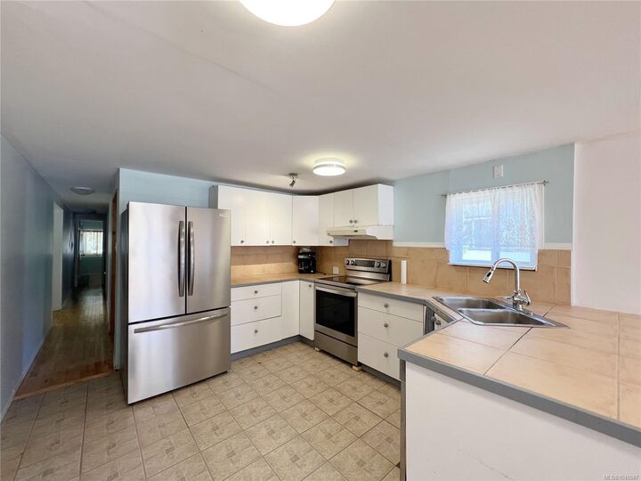 Property Photo:  401 Conuma Dr  BC V0P 1G0 