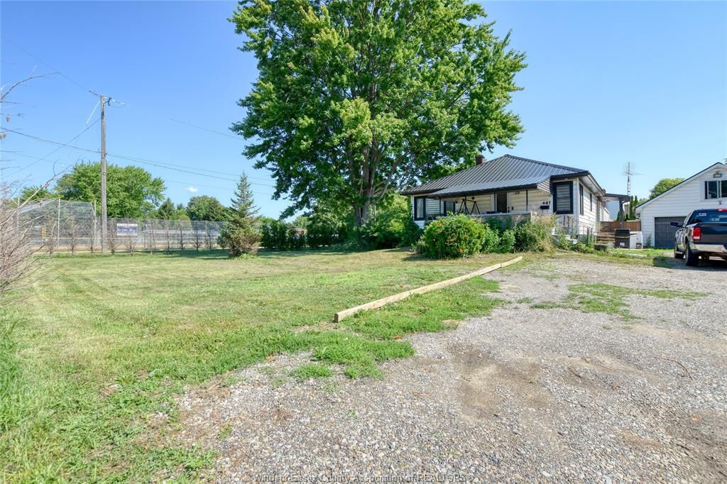 Property Photo: 487 St Clair Street ON N7L 3K6