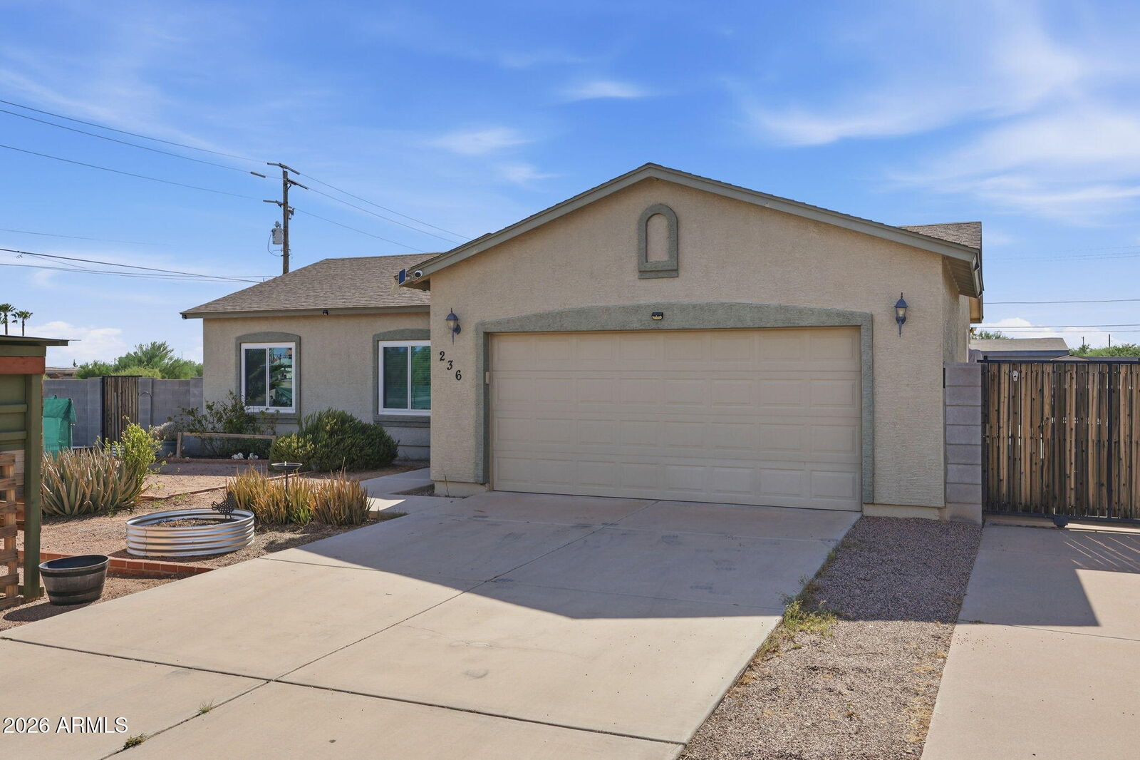 Property Photo:  236 N Thunderbird Drive  AZ 85120 