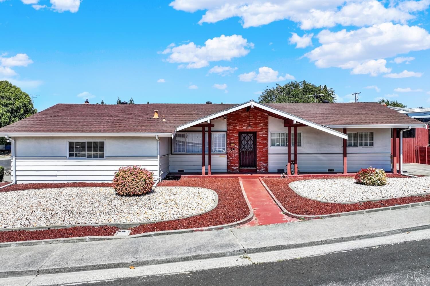 Property Photo:  1360 Avon Way  CA 94533 