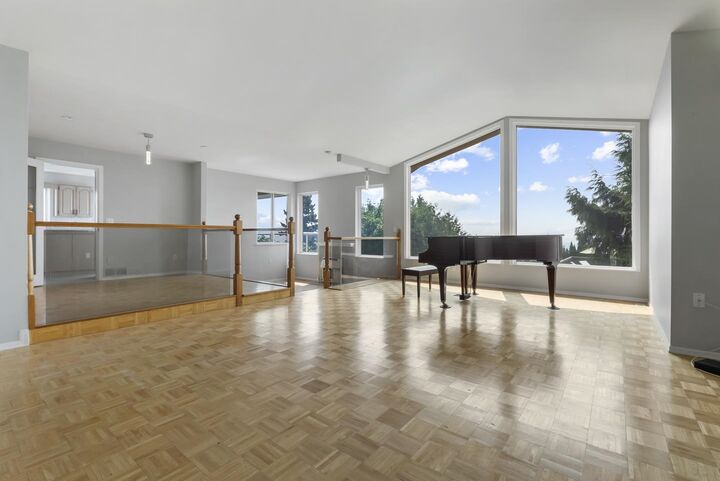 Property Photo: 33330 Hodson Place BC V2V 6J6