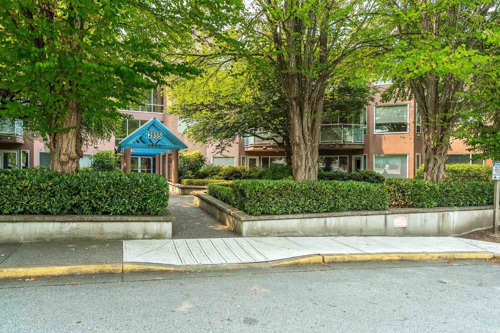 Property Photo: 2855 152 Street 203 BC V4P 1H2