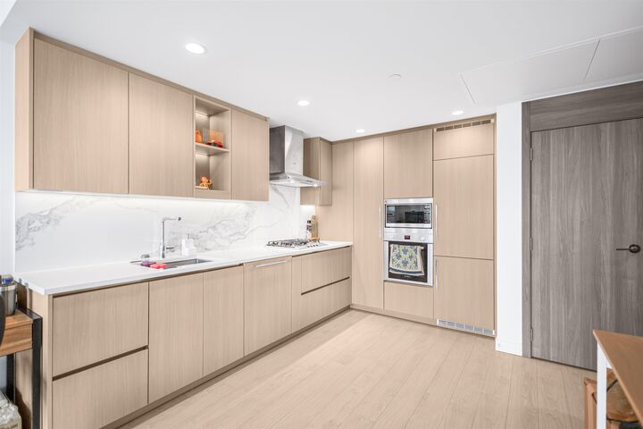Property Photo: 4880 Lougheed Highway 3910 BC V5C 5N1