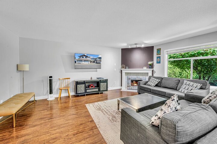 Property Photo: 8260 162A Street 202 BC V4N 0P6