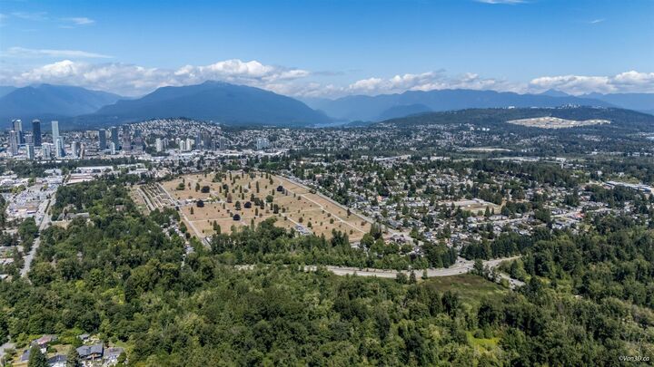 Property Photo: 4757 Buxton Street BC V5H 1J2