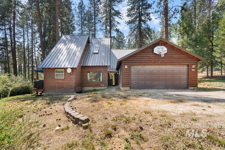 Property Photo:  3 Bull Pine Rd  ID 83631 