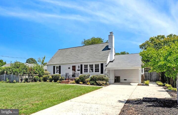 Property Photo: 6015 Backlick Road VA 22150