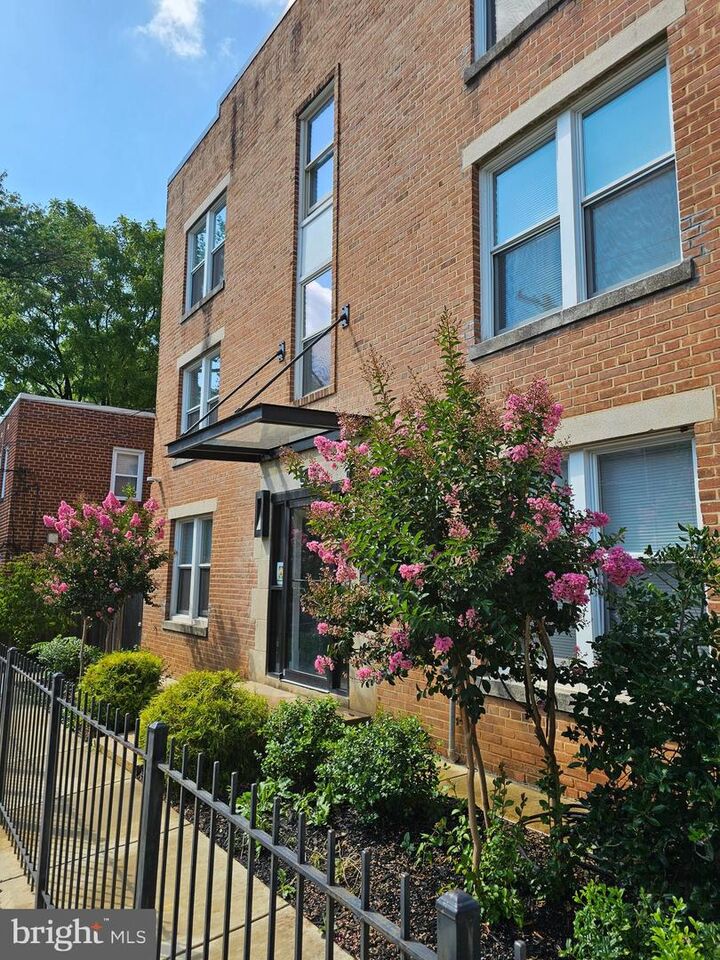 Property Photo:  4106 Gault Place NE 1  DC 20019 