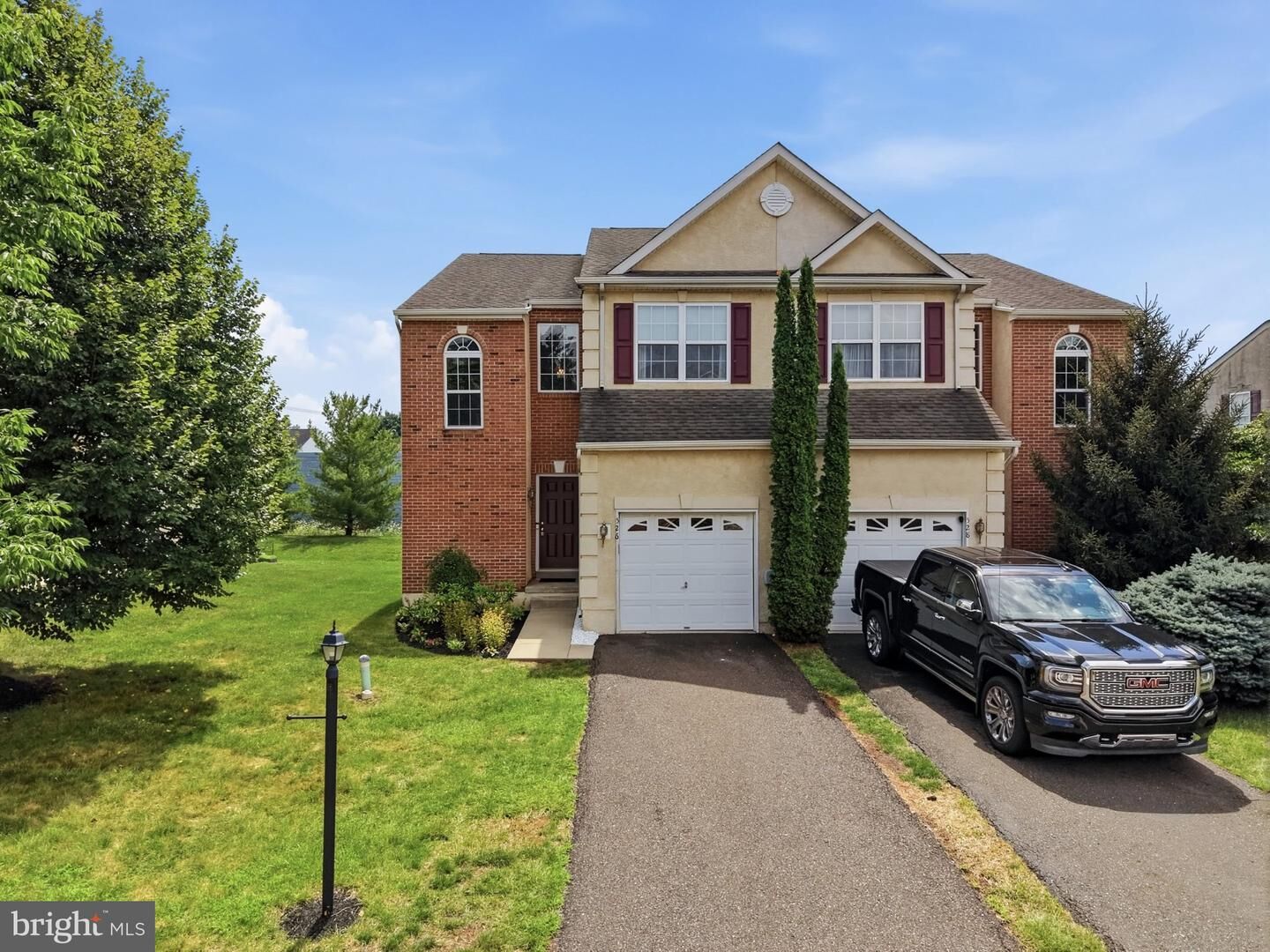 Property Photo: 526 Clearview Drive PA 18964