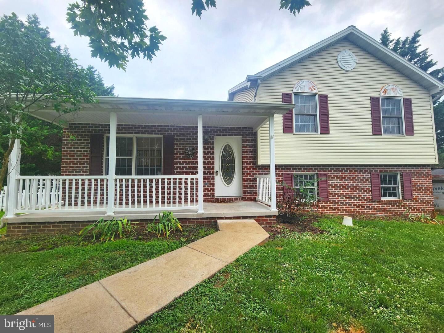 Property Photo: 516 Lexington Way PA 17340