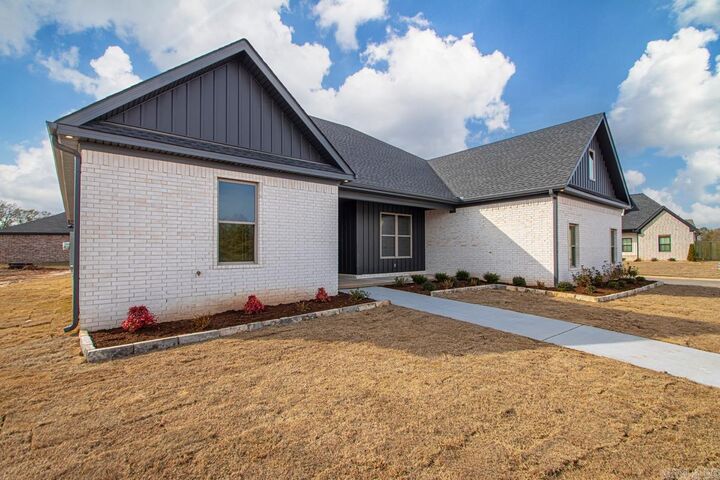 Property Photo: 602 Corondelet AR 72113