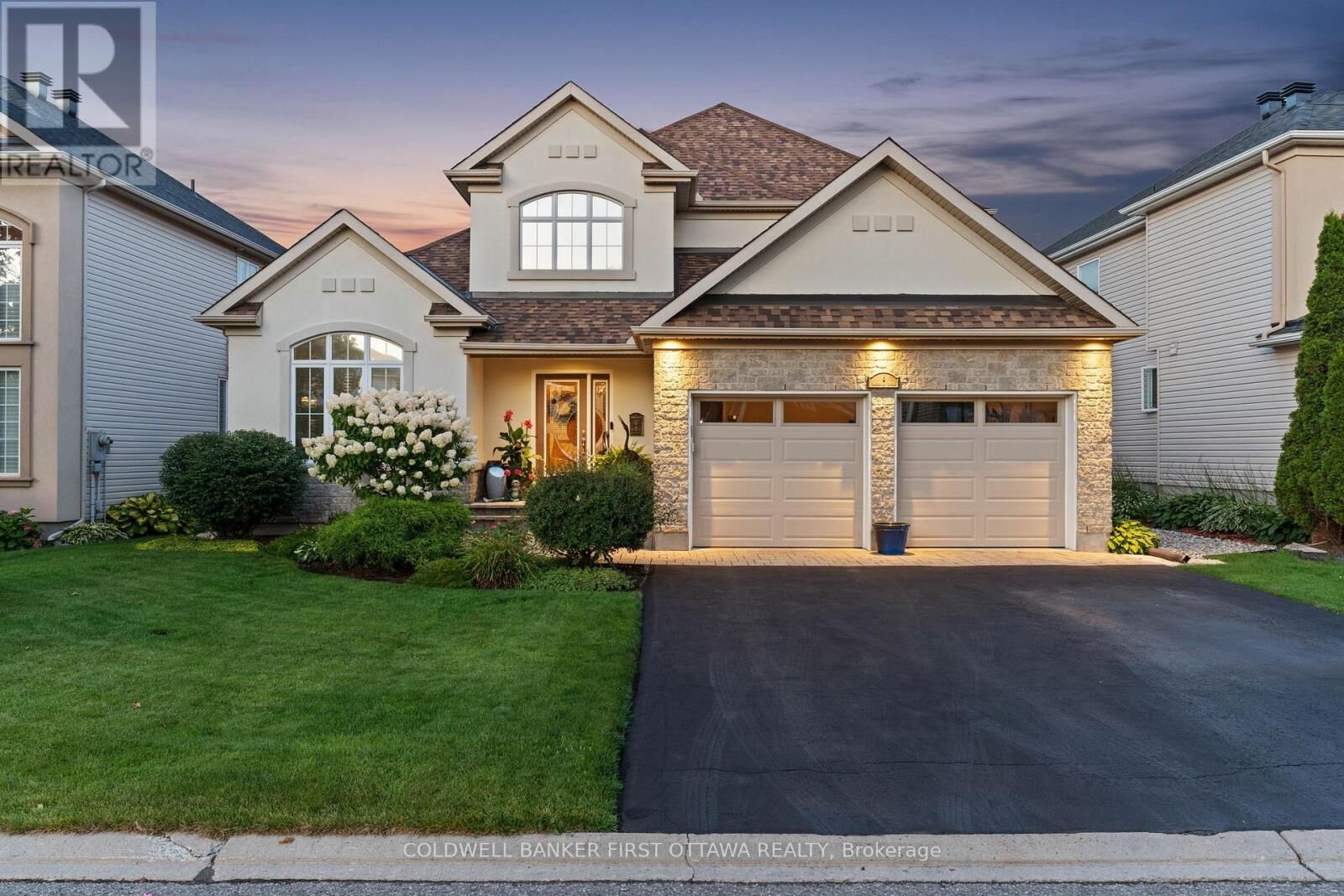 Property Photo: 6 Blackshire Circle ON K2J 5L8