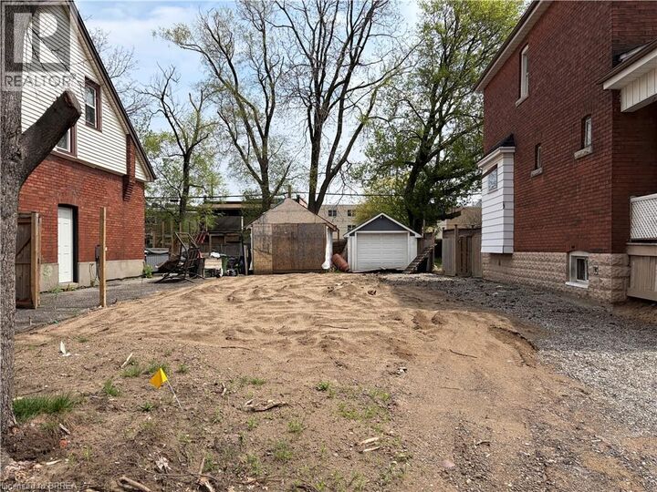 Property Photo: 18 Tuxedo Avenue North ON L8H 4P5