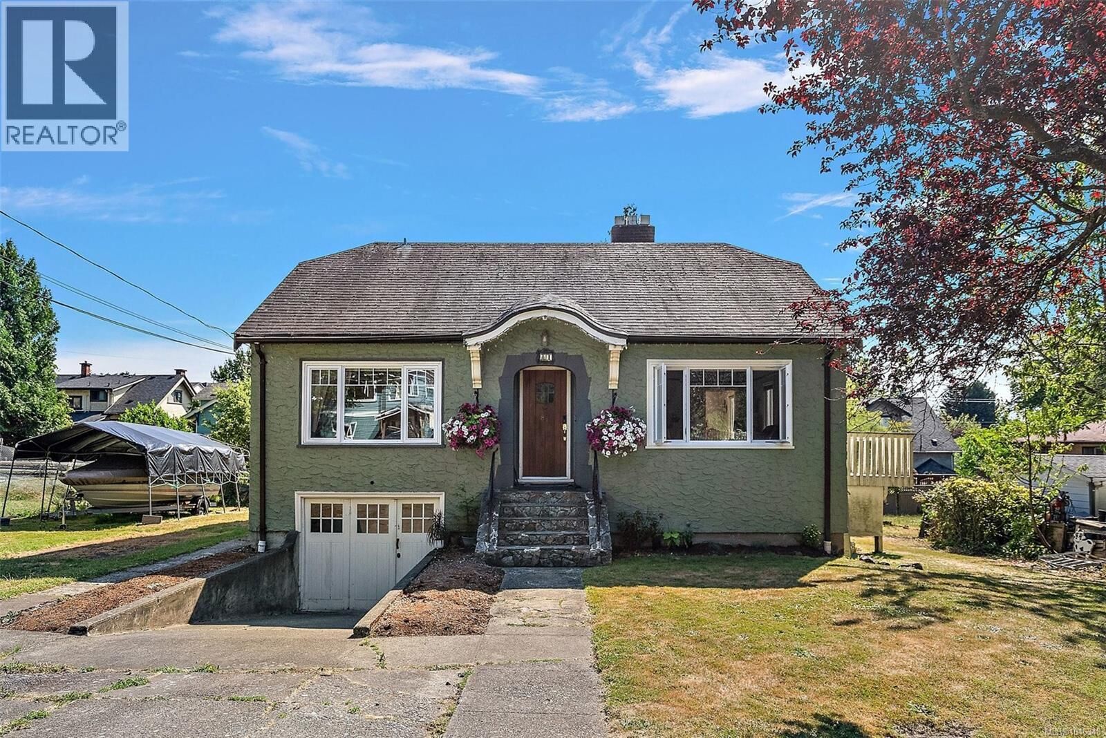 Property Photo:  81 Logan Avenue  BC V9A 1H4 