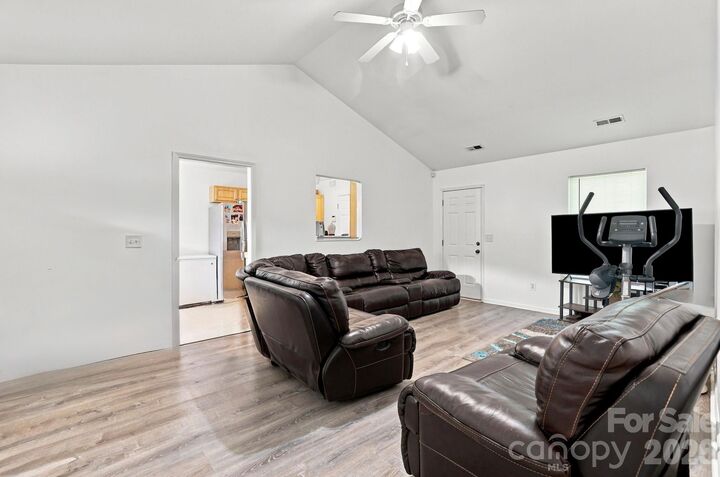 Property Photo: 5205 Windy Valley Drive NC 28208