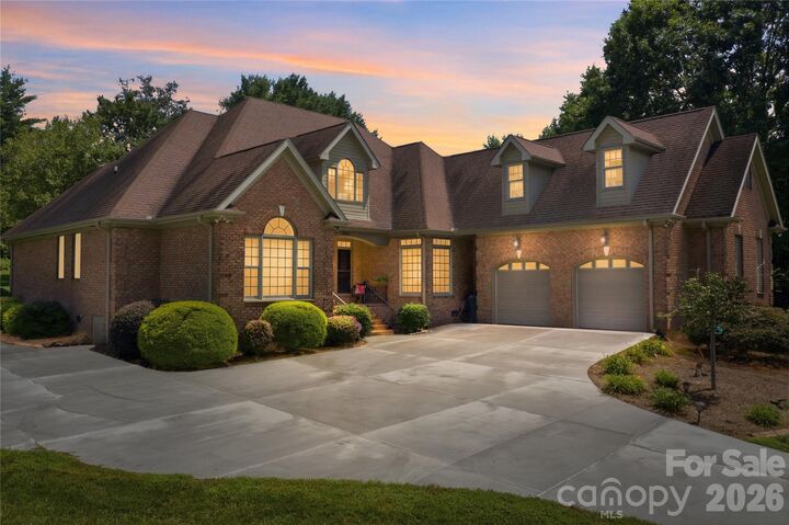 Property Photo:  260 Baymount Drive  NC 28625 