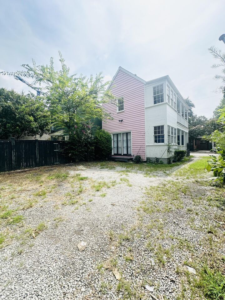 Property Photo:  4 Bogard Street  SC 29403 