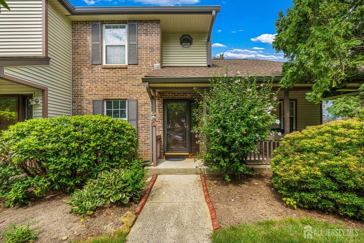 Property Photo:  1212 Holly Court  NJ 08852 