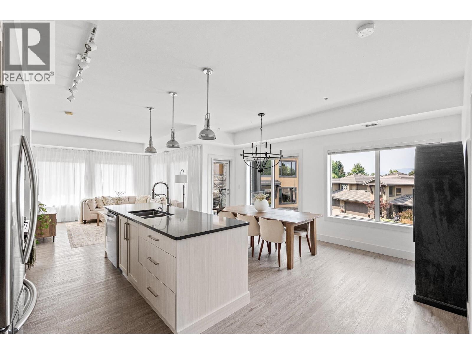 Property Photo:  4380 Lakeshore Road 206  BC V1W 5N3 