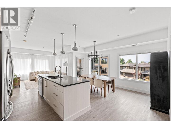 4380 Lakeshore Road 206 — photo 1