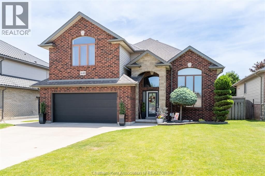 Property Photo: 40 Enclave Place ON N7L 5R8