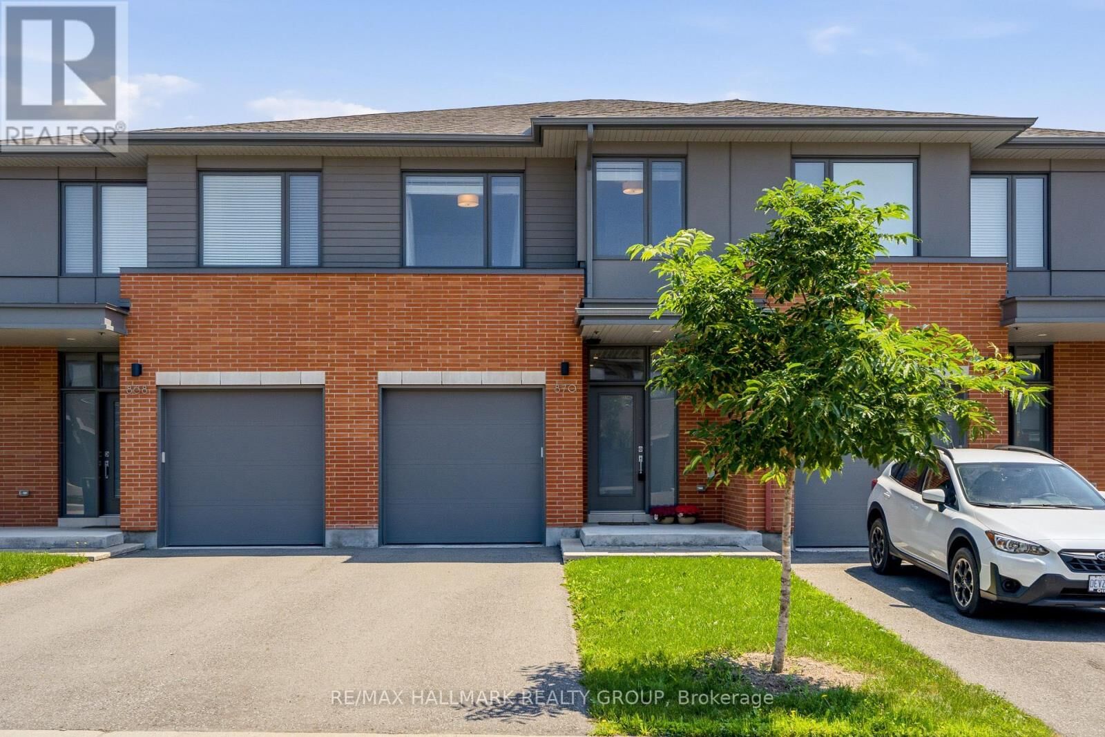 Property Photo:  870 Moses Tennisco Street  ON K1K 5A2 