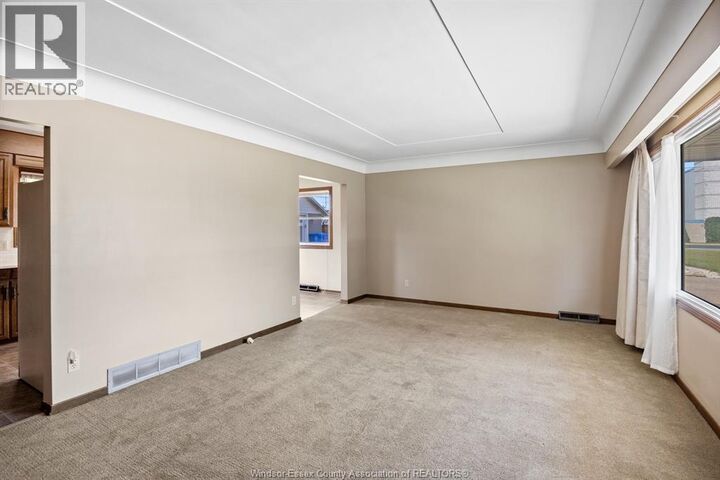 Property Photo: 12 Gladstone ON N8H 2H5