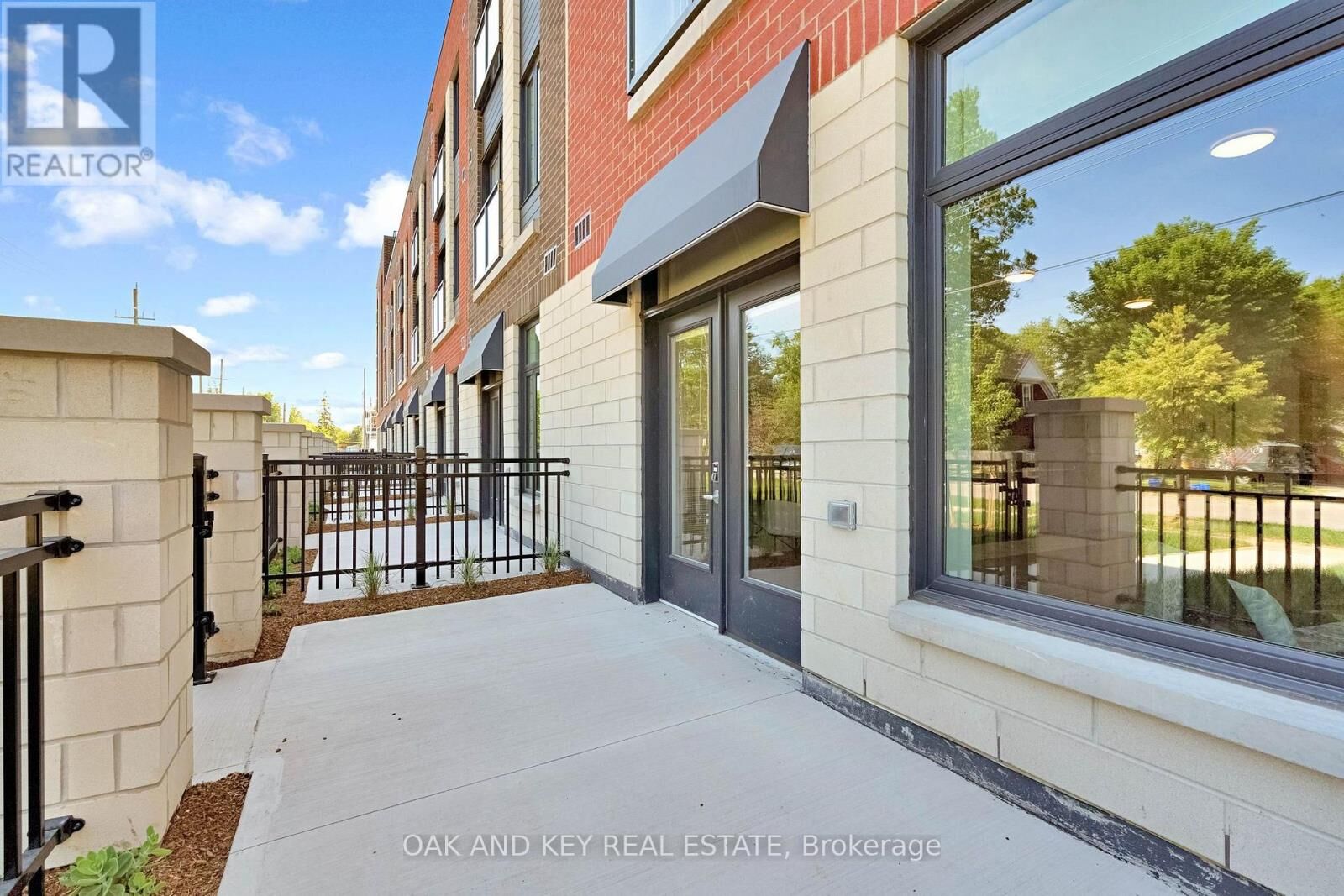 Property Photo:  385 Hill Street 410  ON N6B 1E4 
