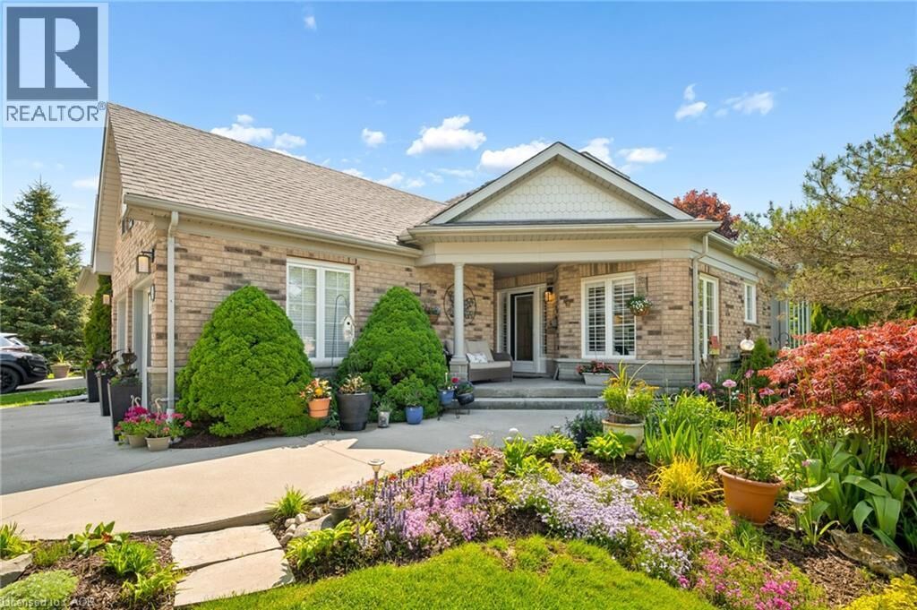 Property Photo: 147 Reiber Court ON N2L 6N2