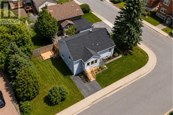 582 Ash Street — photo 1