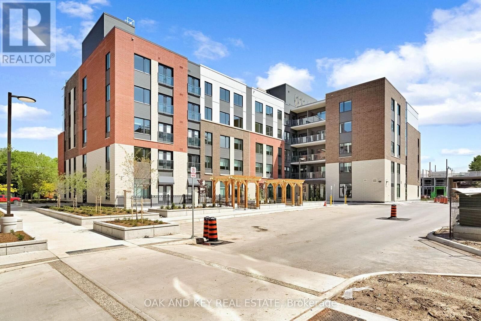 Property Photo:  385 Hill Street 401  ON N6B 1E3 